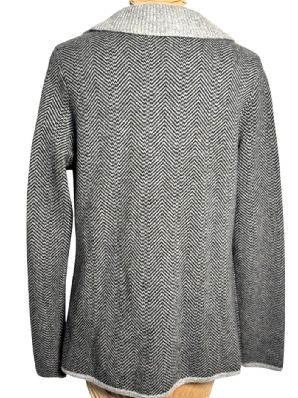 Kier + J Gray 100% Cashmere Tie Front Cardigan Lightweight Ruffle Sweater Size L - Picture 3 of 9